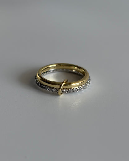 The Croisé Ring