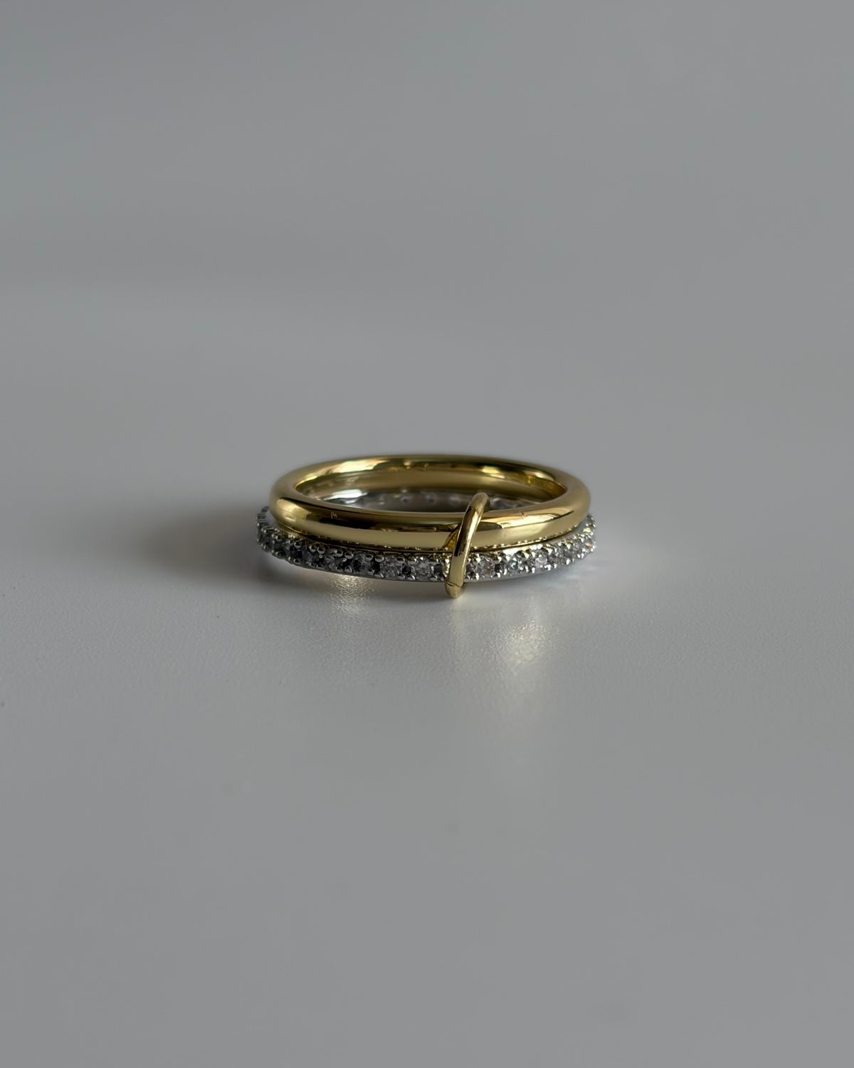 The Croisé Ring